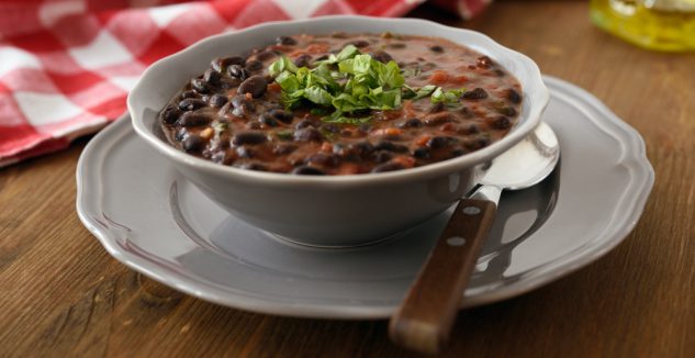 Sopa de frijol negro