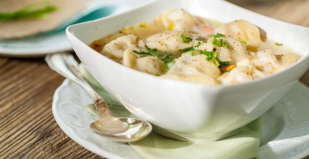 Tortellini y sopa de espinaca