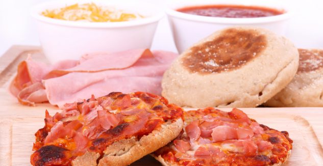 Trozos de pizzas English muffin